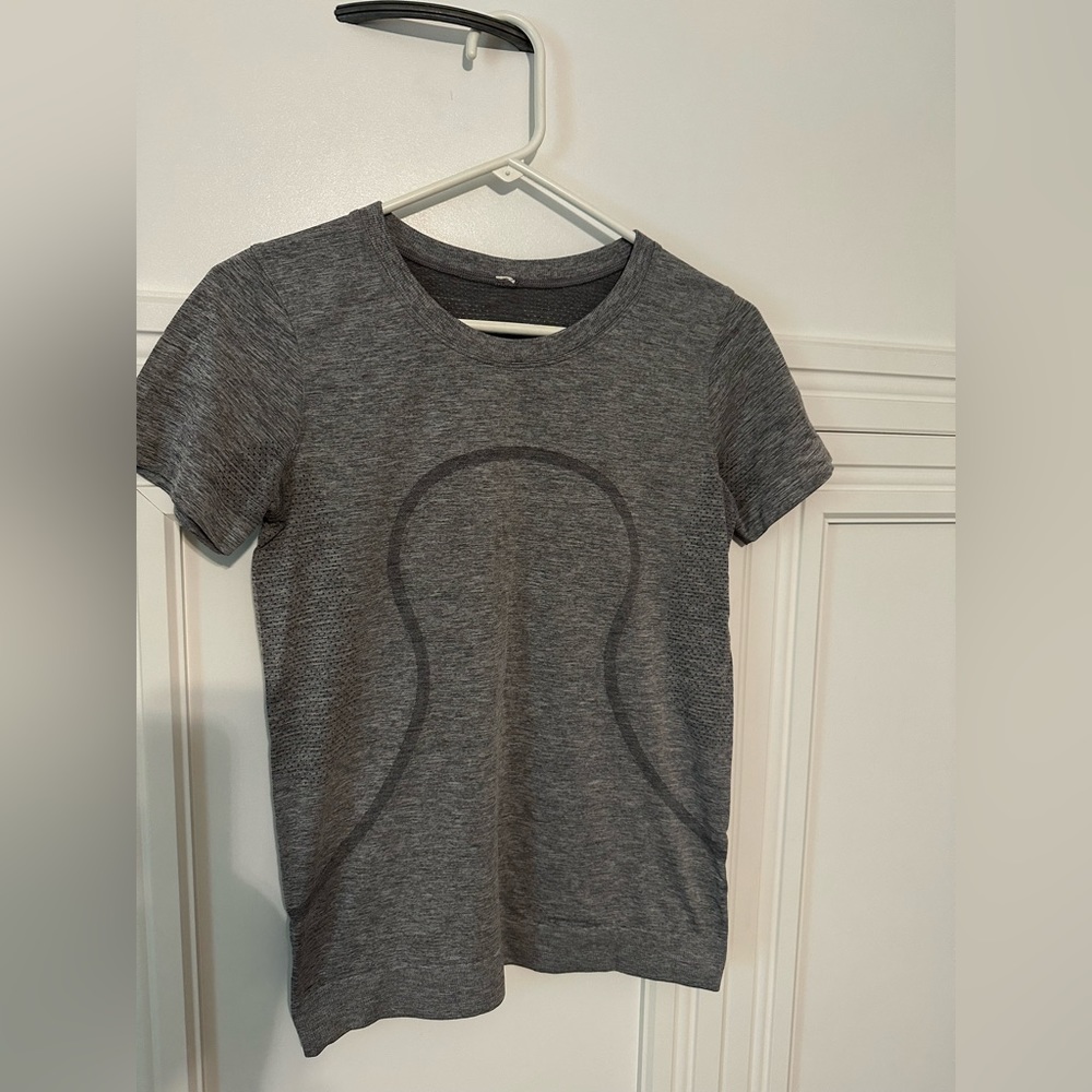 Grey Lululemon swiftly tech shirt size 8